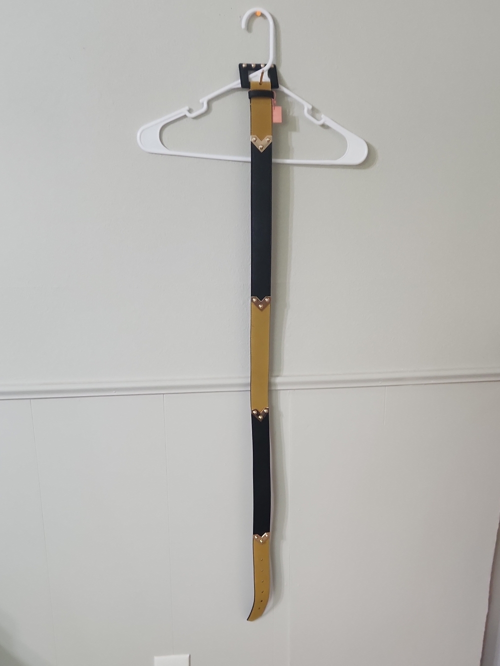 Women Two-Tone Black and Tan Leather Belt